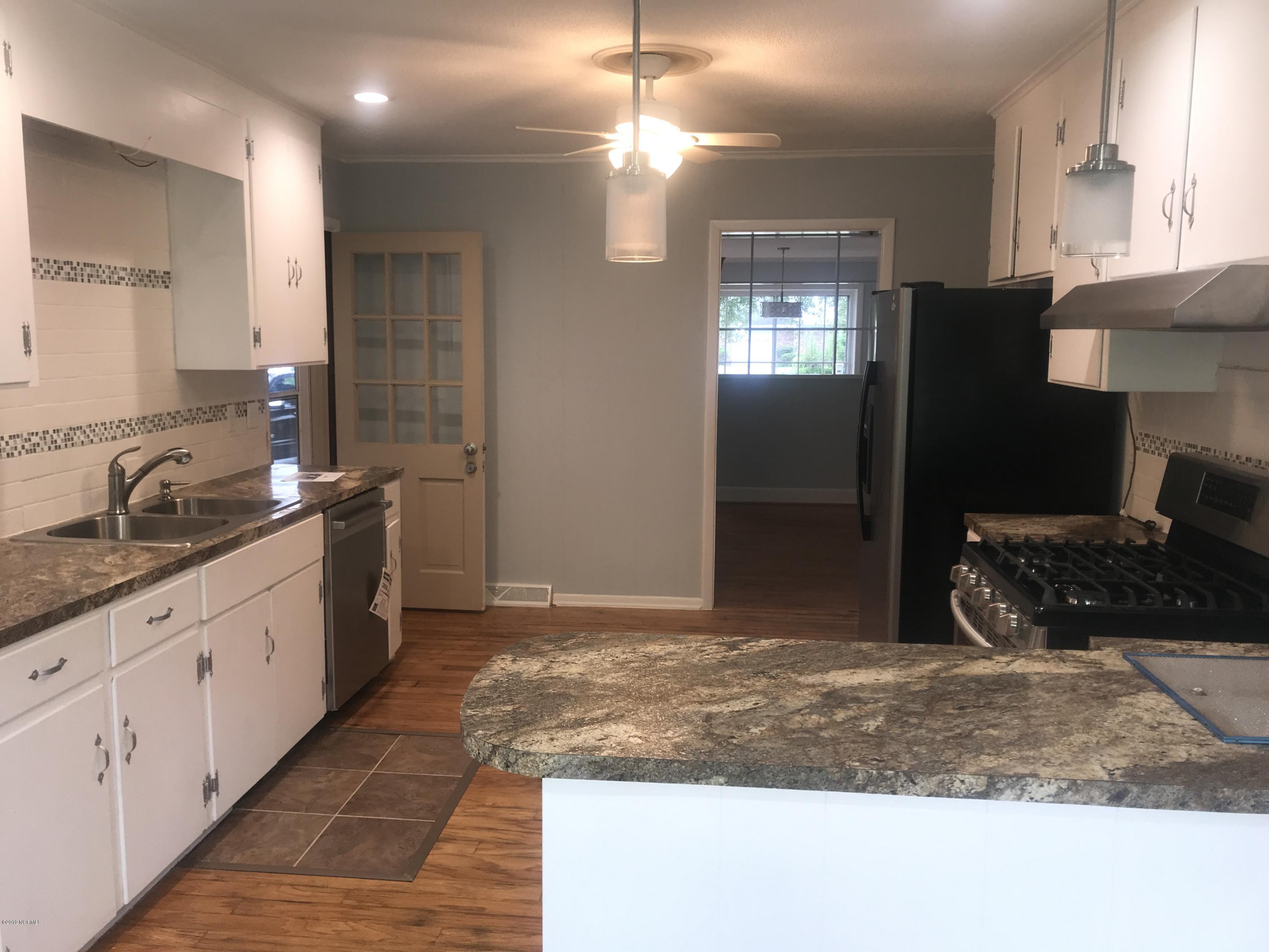 2110 Hardee Road Kinston, NC 28504 - Photo 9 of 23 IMG_8314