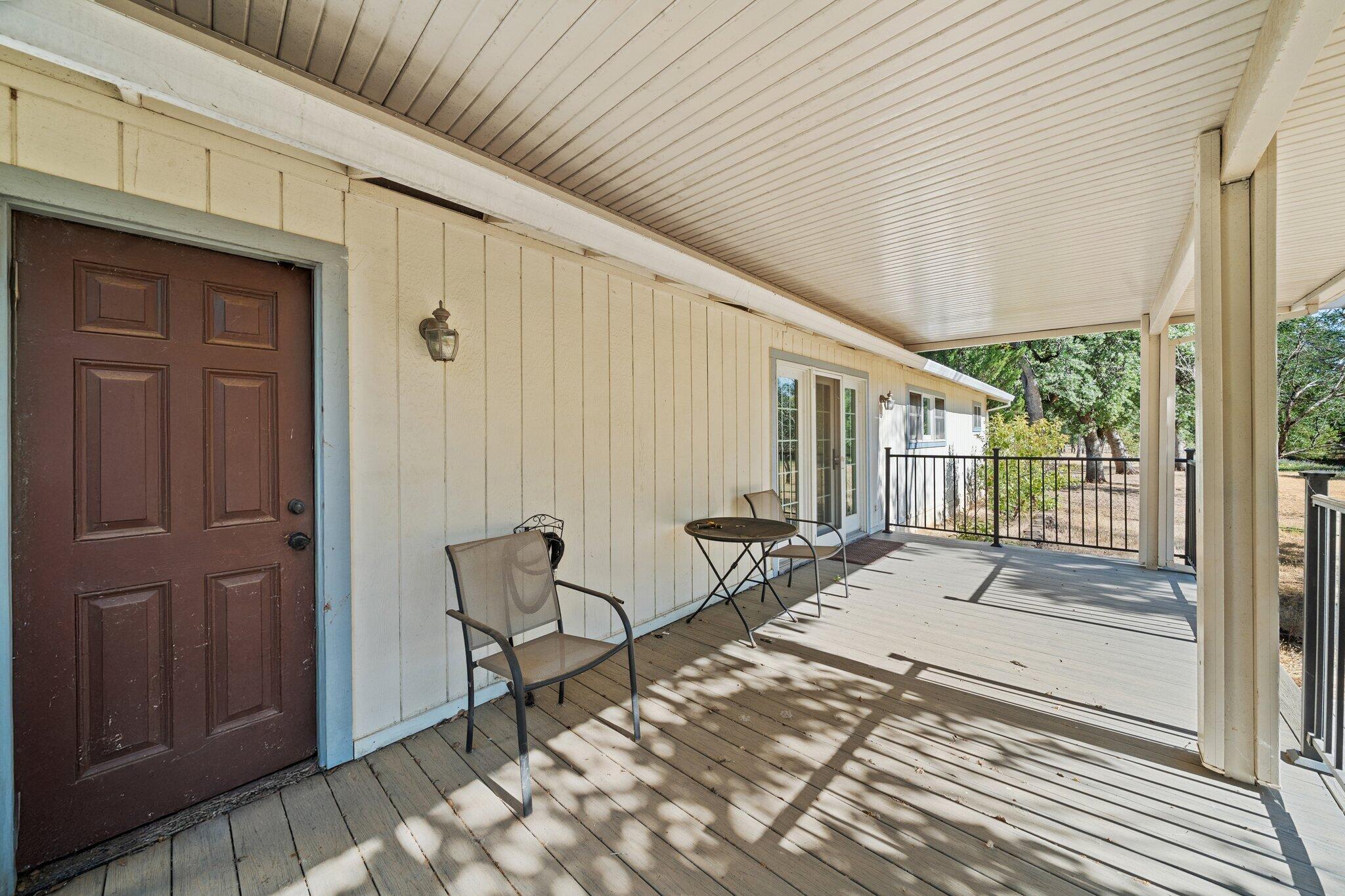 9878 Logan Road Redding, CA 96003 - Photo 23 of 35 Back Porch