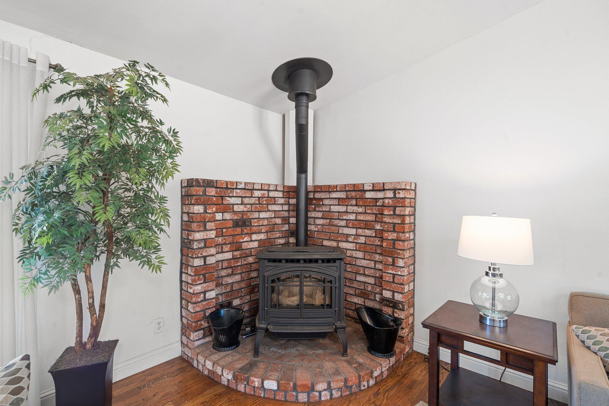 9878 Logan Road Redding, CA 96003 - Photo 5 of 35 BiggerFlow Real Estate Media-5