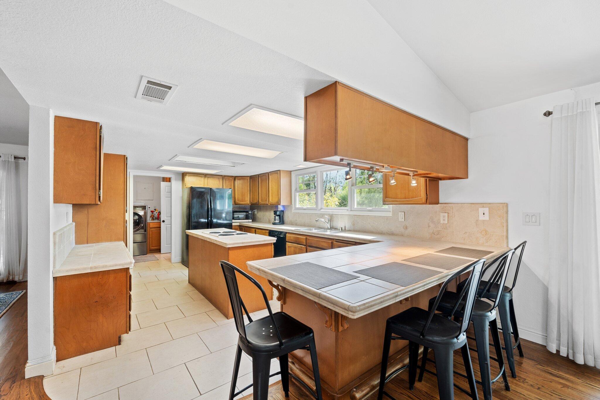 9878 Logan Road Redding, CA 96003 - Photo 9 of 35 Kitchen