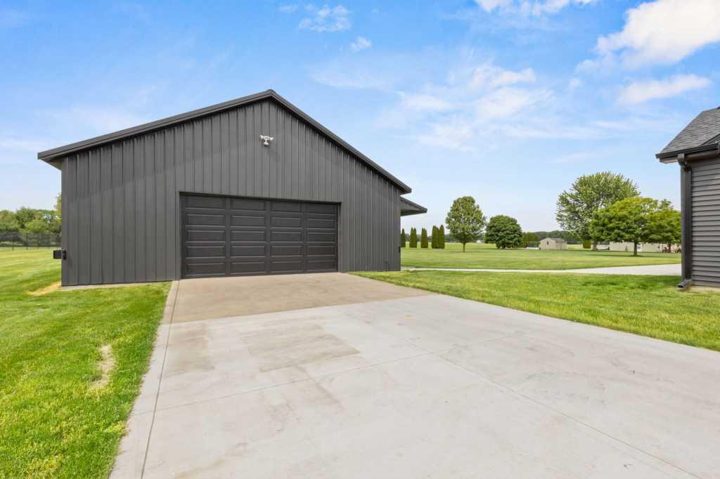 20872 State Line Road Edwardsburg, MI 49112 - Photo 7 of 36 20872-State-Line-07