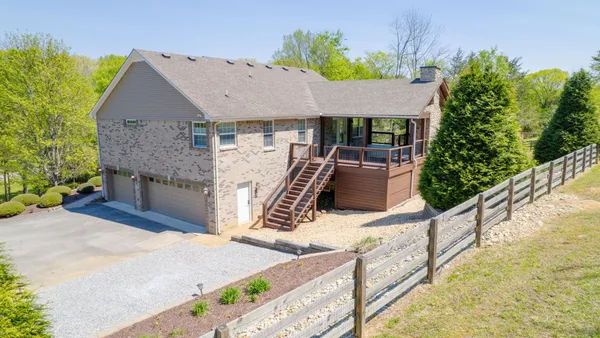 $749,900 | 1759 V.P. Lunn Drive, Spring Hill, TN 37174