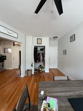 $1,895 | 631 West Roscoe Street, Unit M1, Chicago, IL 60657