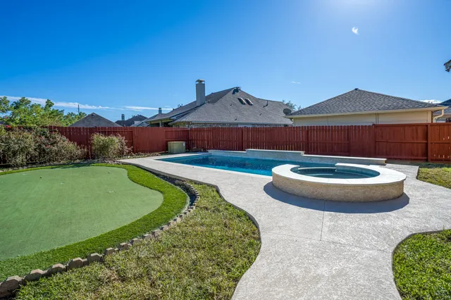 $5,500 | 6506 Monte Bello Ridge Lane, Houston, TX 77041