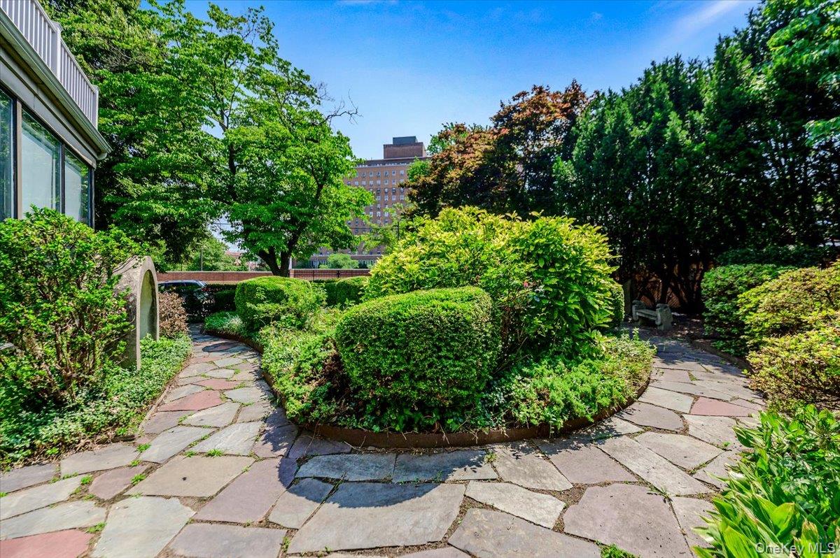 1264 Rhinelander Avenue Bronx, NY 10461 - Photo 41 of 50
