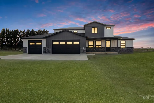 $889,999 | 105 North 50th Street West, Rupert, ID 83350