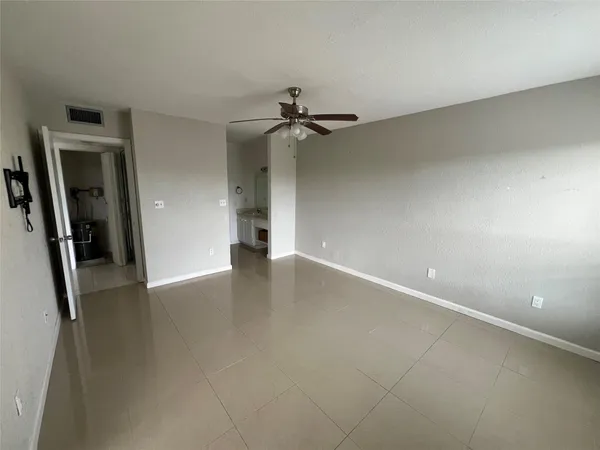 $2,050 | 2900 Northwest 42nd Avenue, Unit A409, Coconut Creek, FL 33066