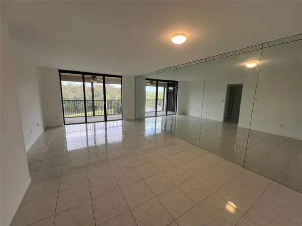 $2,050 | 2900 Northwest 42nd Avenue, Unit A409, Coconut Creek, FL 33066