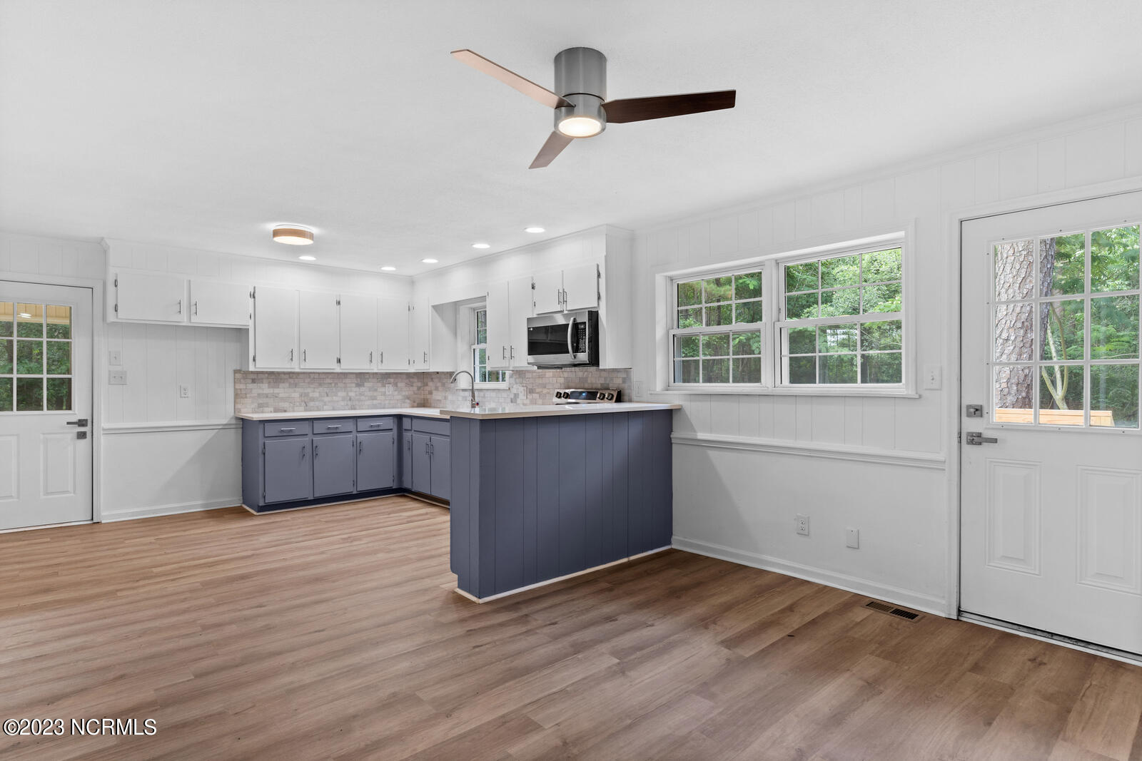 1876 Old Mill Road Wallace, NC 28466 - Photo 9 of 18 Dining to Kitchen