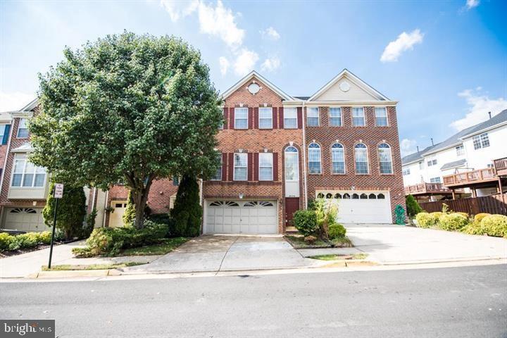 8359 Regal Oak Court Springfield, VA 22152 - Photo 1 of 38