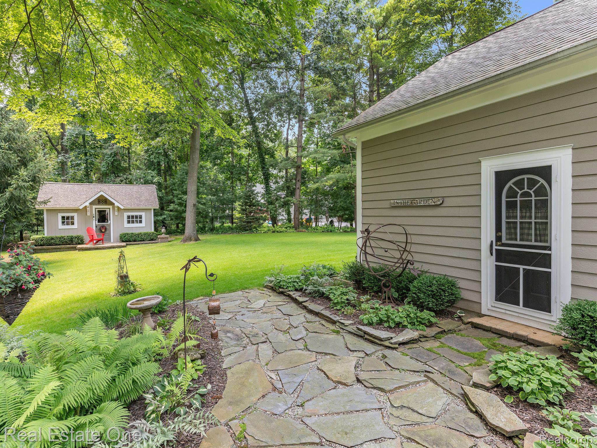 11622 Ridge Road South Lyon, MI 48178 - Photo 31 of 36 Stone Walkway