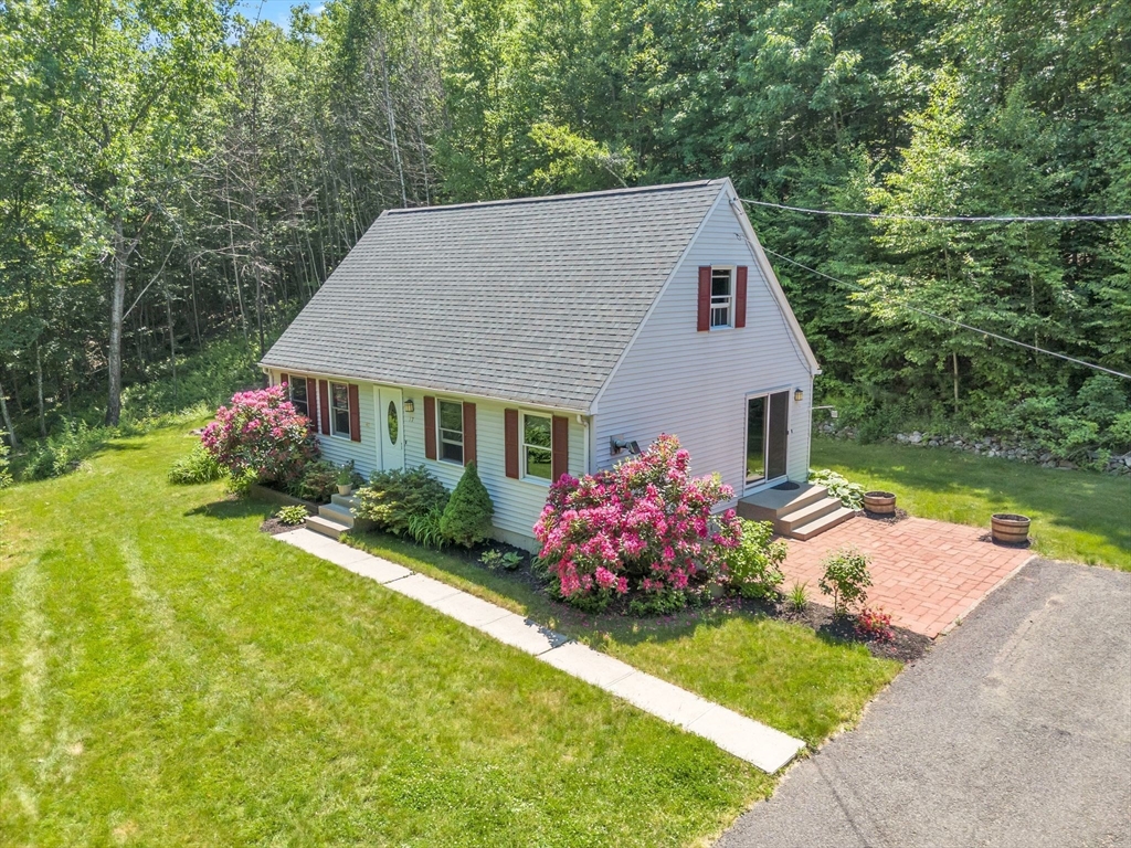 17 West Ware Road Palmer, MA 01069 - Photo 1 of 42 Gallery Image 1