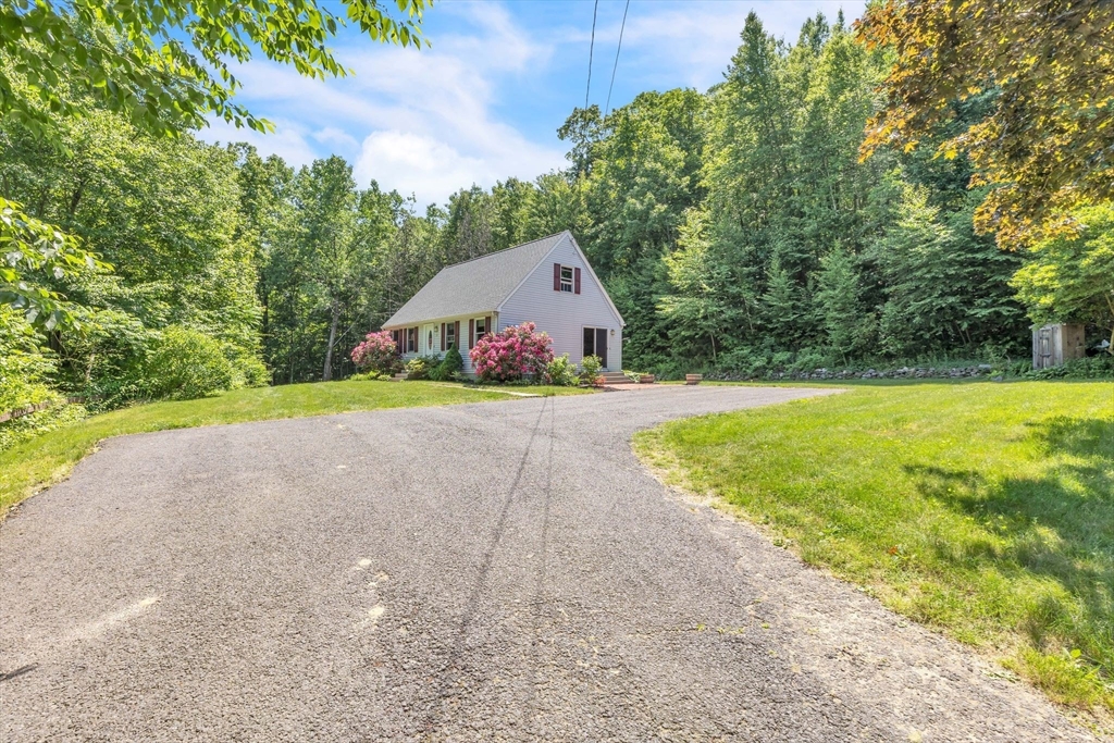 17 West Ware Road Palmer, MA 01069 - Photo 3 of 42 Gallery Image 3