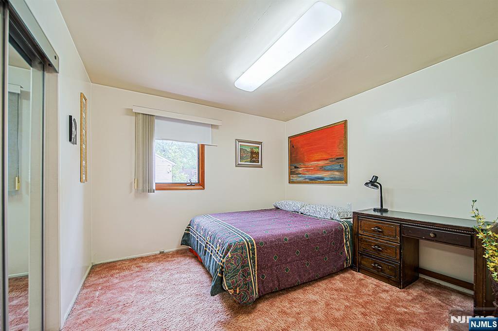 728 Lancaster Road Ridgefield, NJ 07657 - Photo 22 of 34 Gallery Image 22