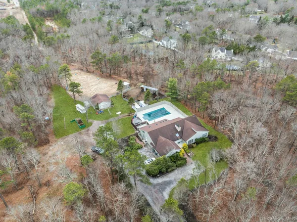 $925,000 | 4 Christine Lane, Manorville, NY 11949