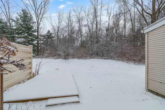 $325,000 | 71 Ti Lane, Shelburne, VT 05482