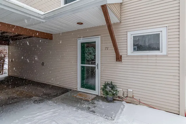 $325,000 | 71 Ti Lane, Shelburne, VT 05482