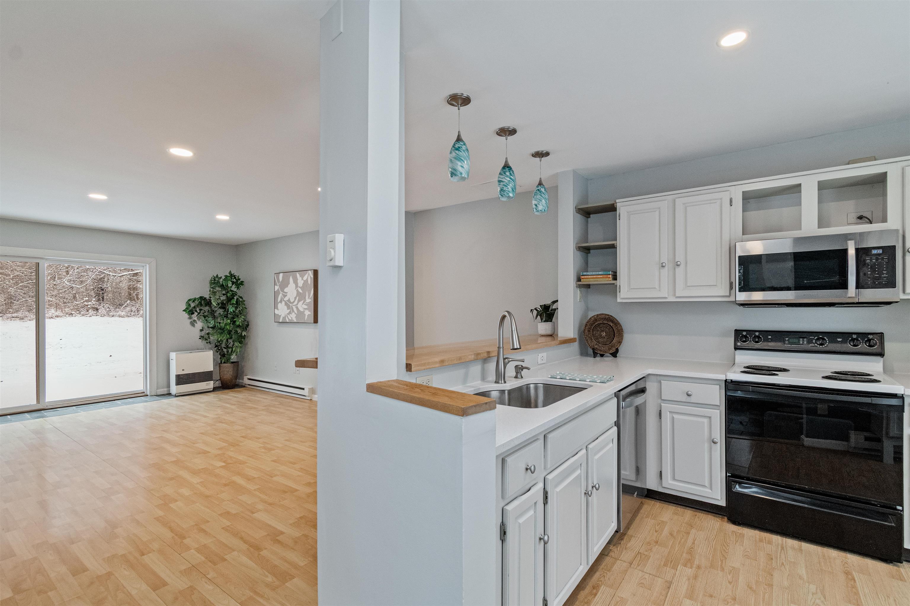 71 Ti Lane Shelburne, VT 05482 - Photo 3 of 32