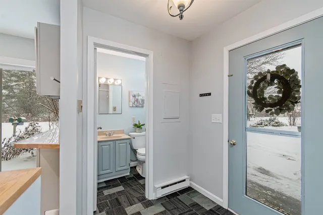 $325,000 | 71 Ti Lane, Shelburne, VT 05482