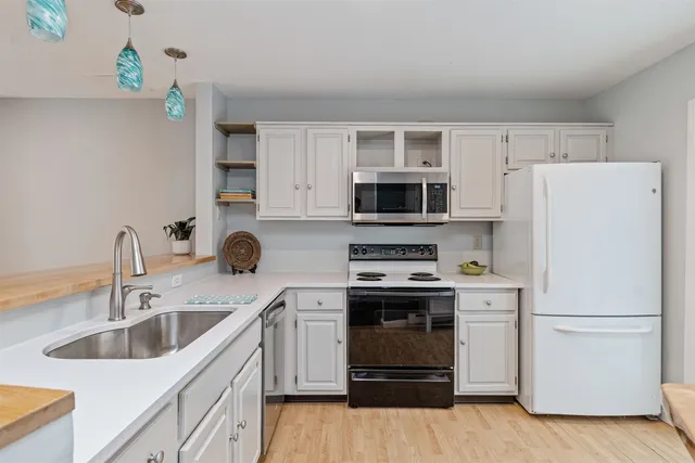 $325,000 | 71 Ti Lane, Shelburne, VT 05482