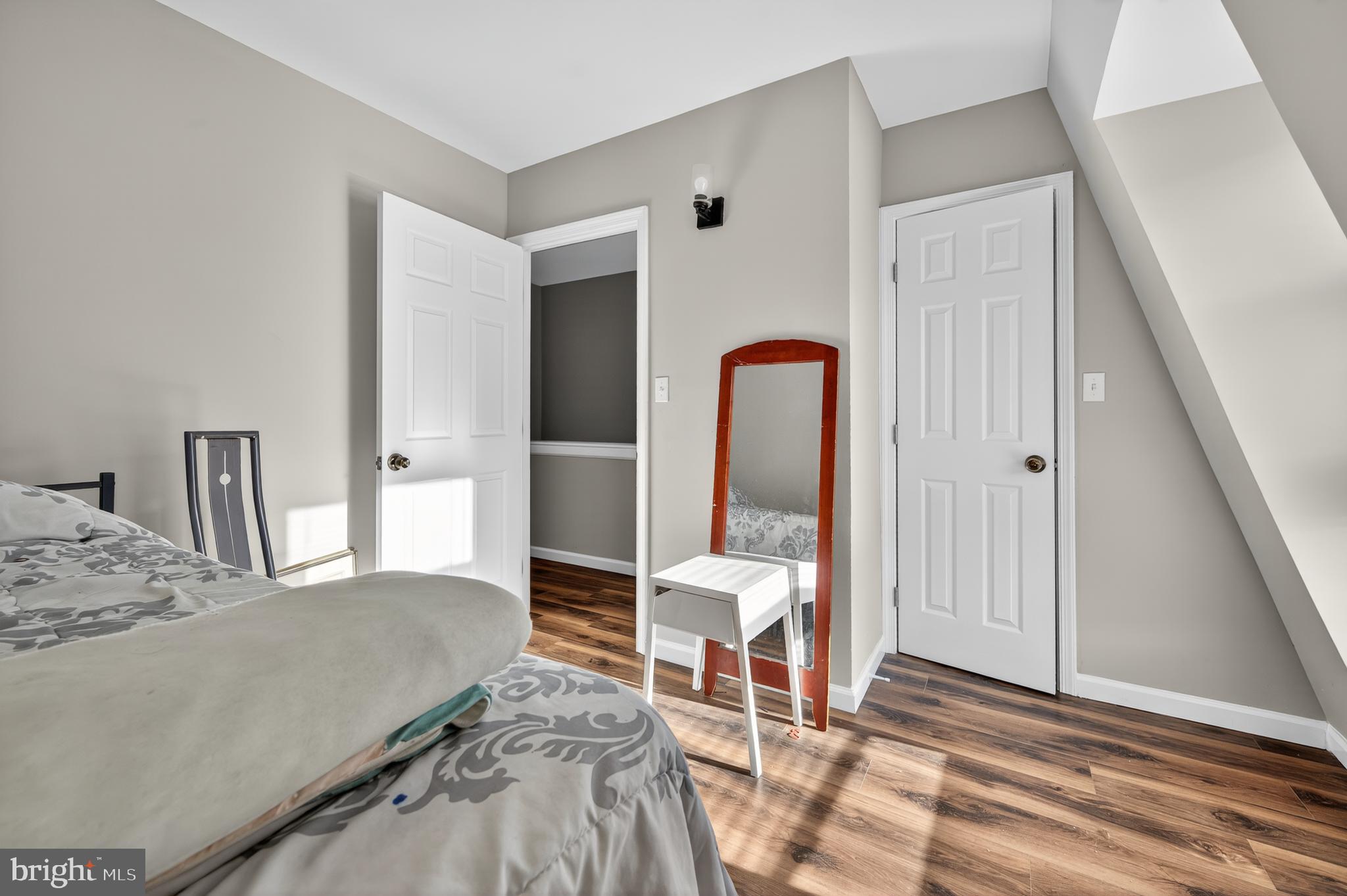 1206 11th Street Northwest Washington, DC 20005 - Photo 6 of 44 a living room with furniture