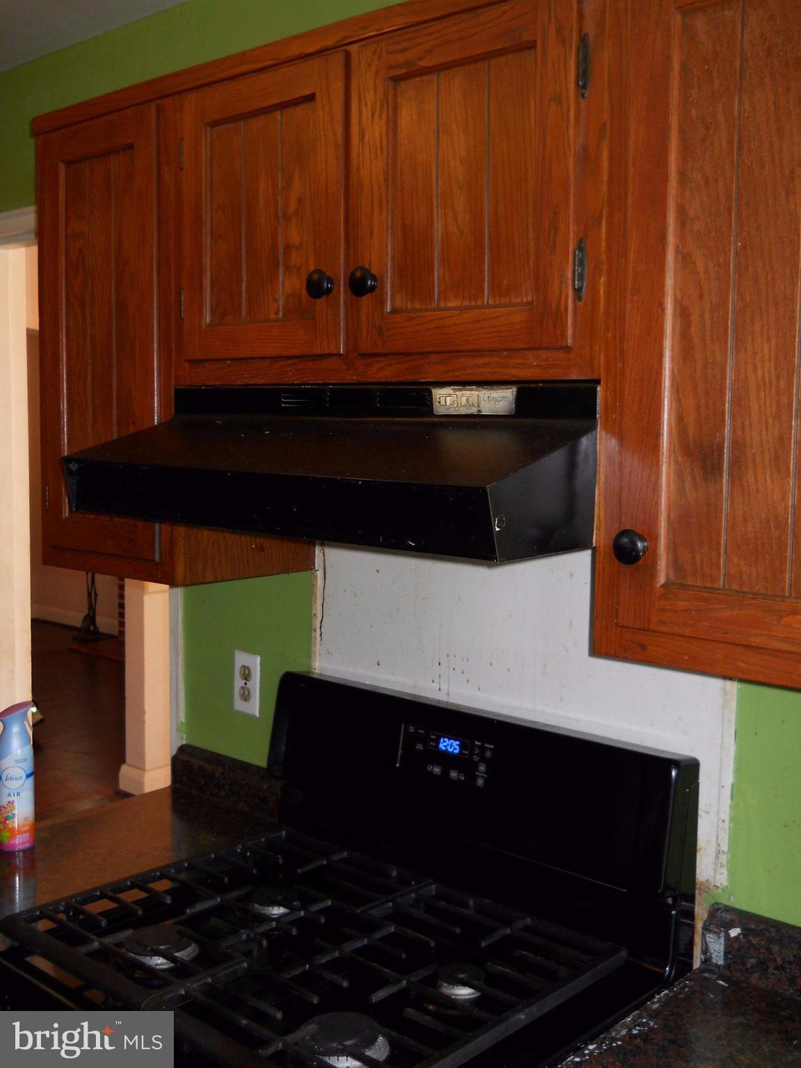 5723 Edgepark Road Baltimore, MD 21239 - Photo 13 of 17 Kitchen