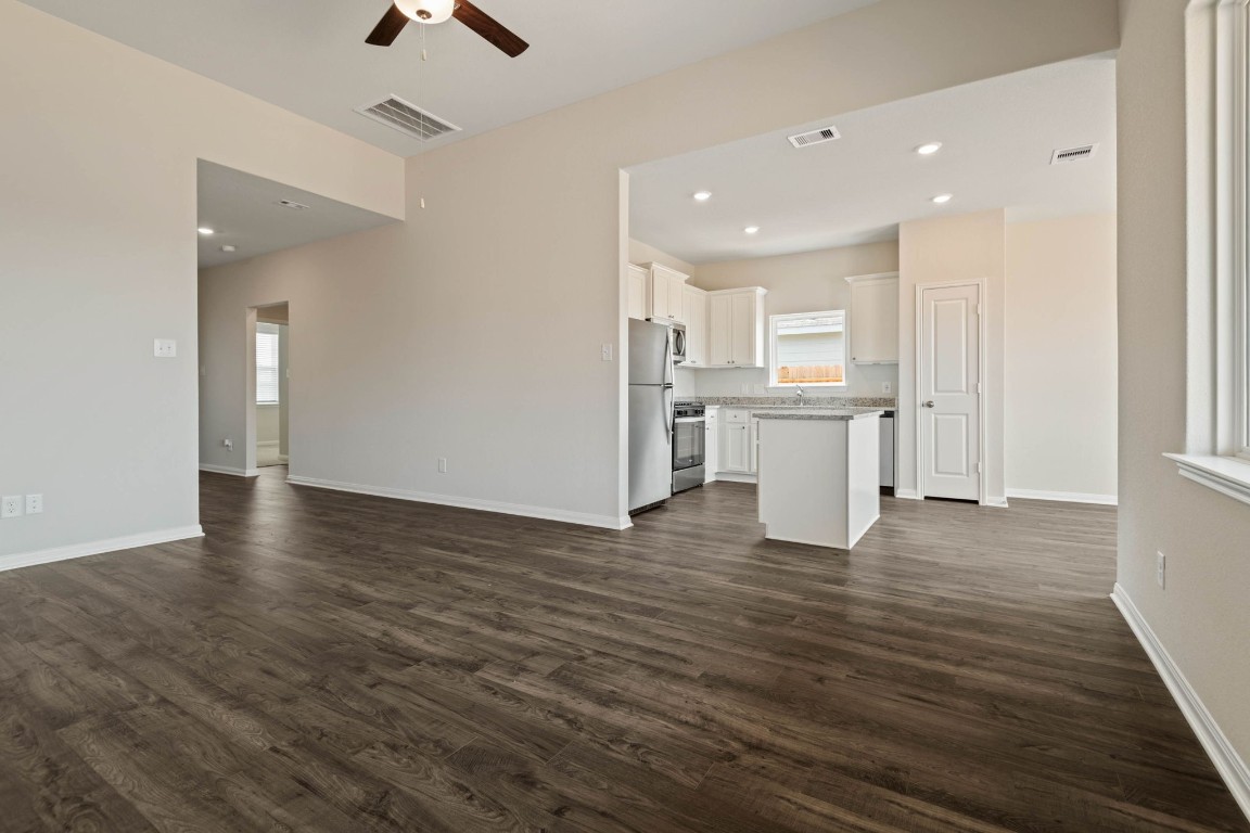 349 Fastboy Lane Waller, TX 77484 - Photo 4 of 13