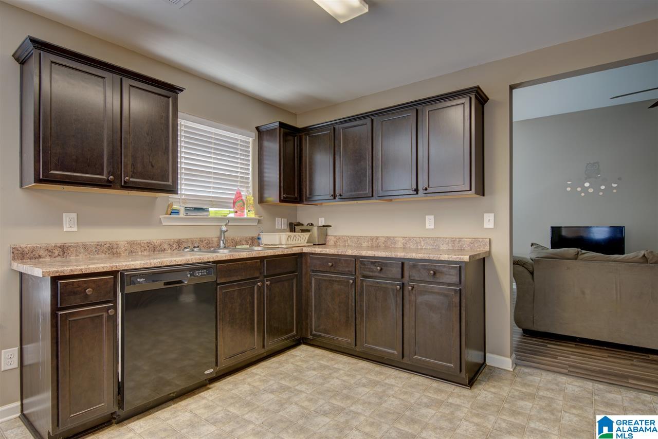 197 Hampton Drive Calera, AL 35040 - Photo 3 of 21