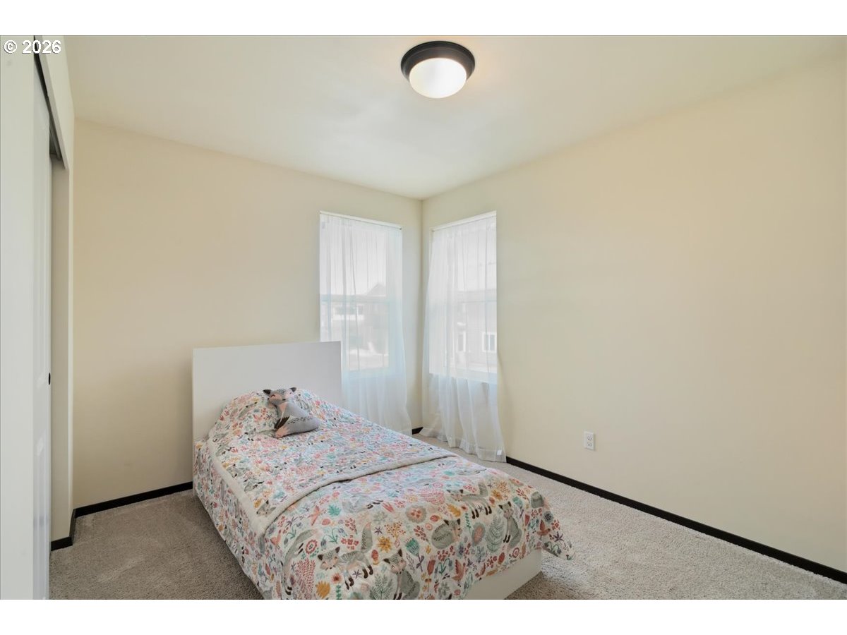 163 Yates Road Chehalis, WA 98532 - Photo 20 of 33 a bedroom with a bed and a window