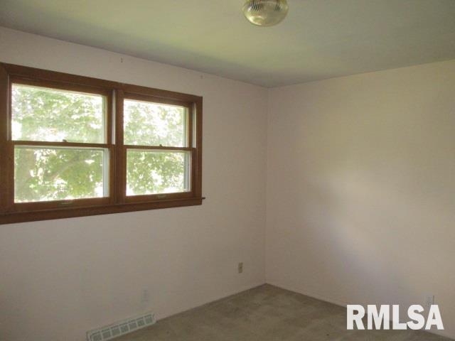 405 Spring Court Washington, IL 61571 - Photo 8 of 21 Gallery Image 8