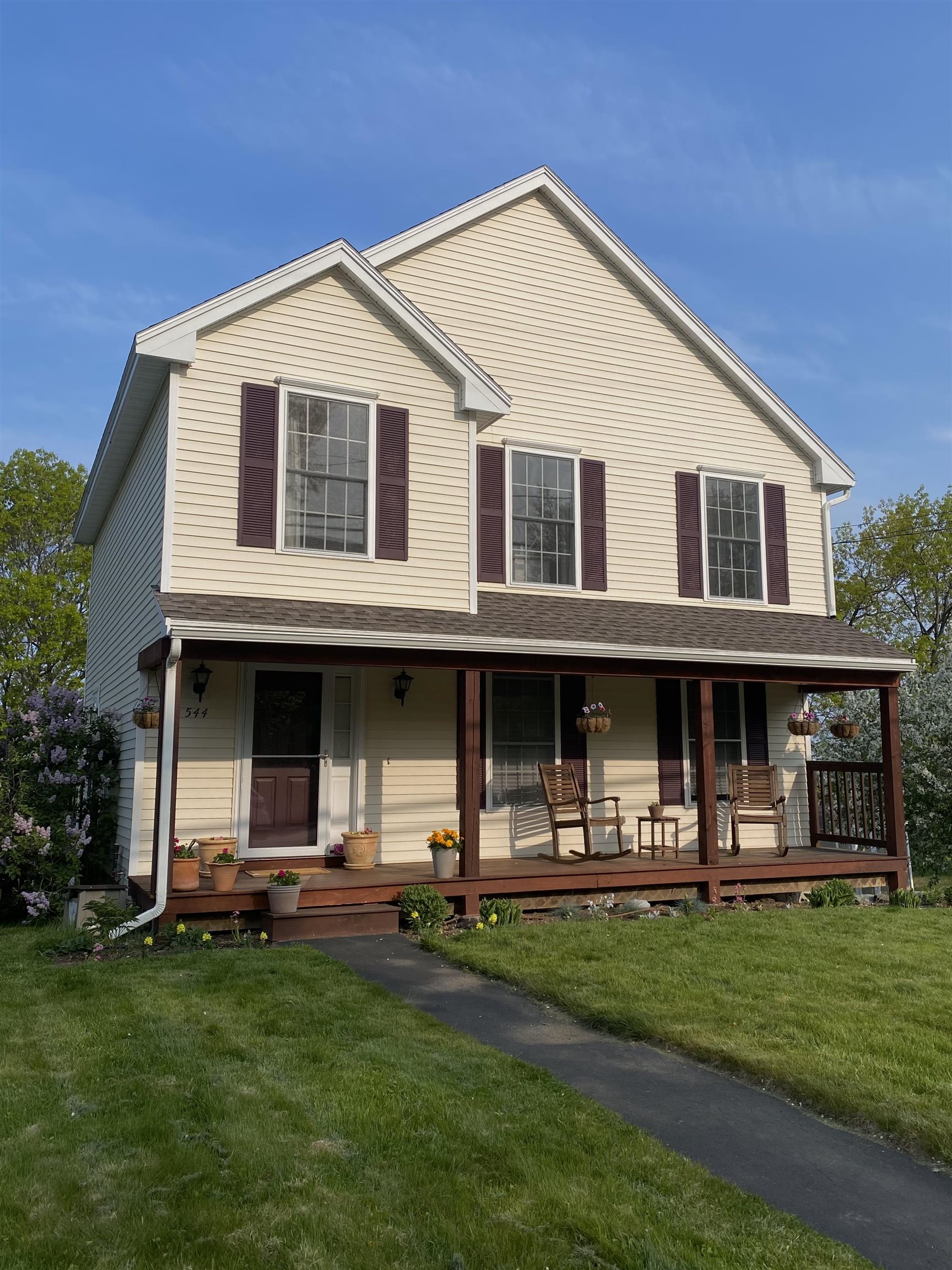 544 Wellington Hill Road Manchester, NH 03104 - Photo 2 of 20