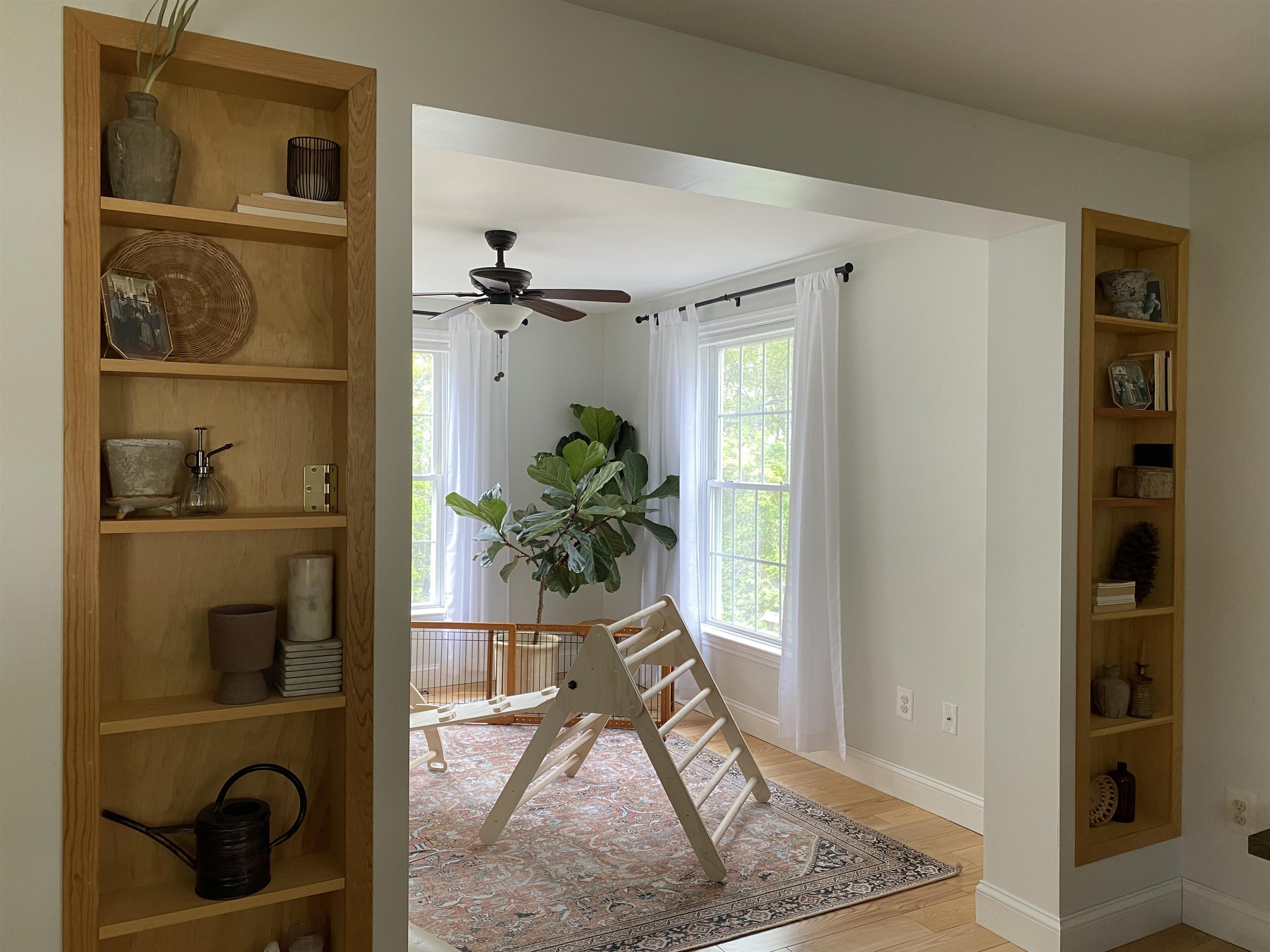 544 Wellington Hill Road Manchester, NH 03104 - Photo 4 of 20