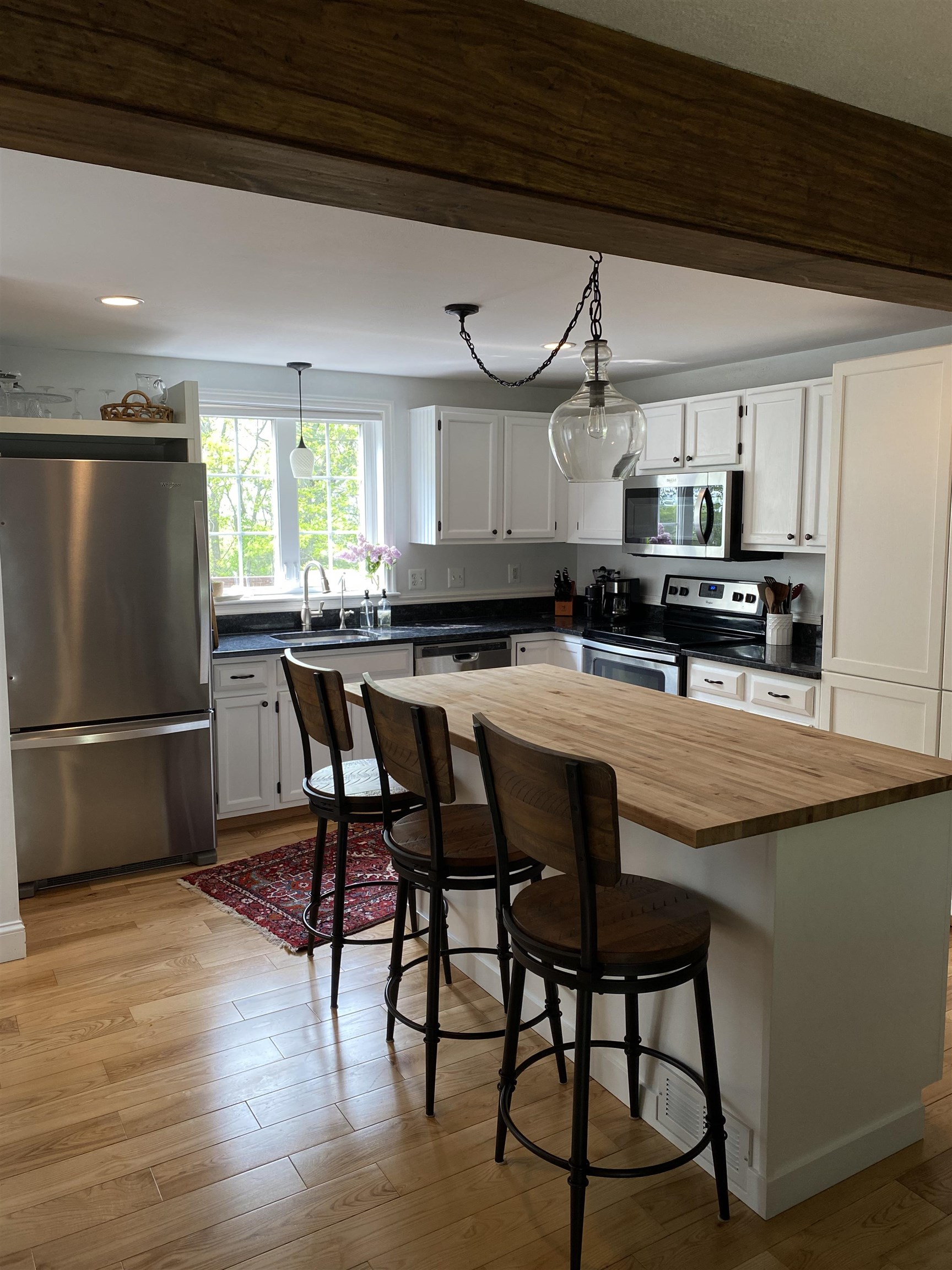 544 Wellington Hill Road Manchester, NH 03104 - Photo 7 of 20