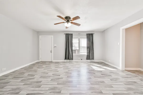 $1,300 | 1021 Maple Street, La Marque, TX 77568