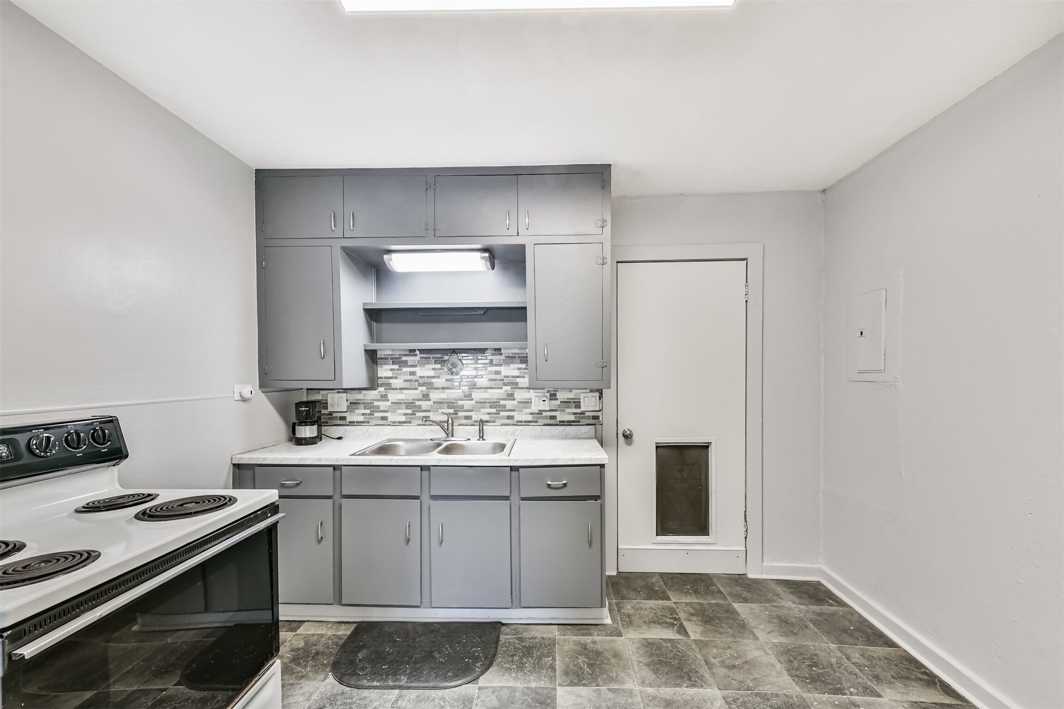 1021 Maple Street La Marque, TX 77568 - Photo 6 of 16 Kitchen