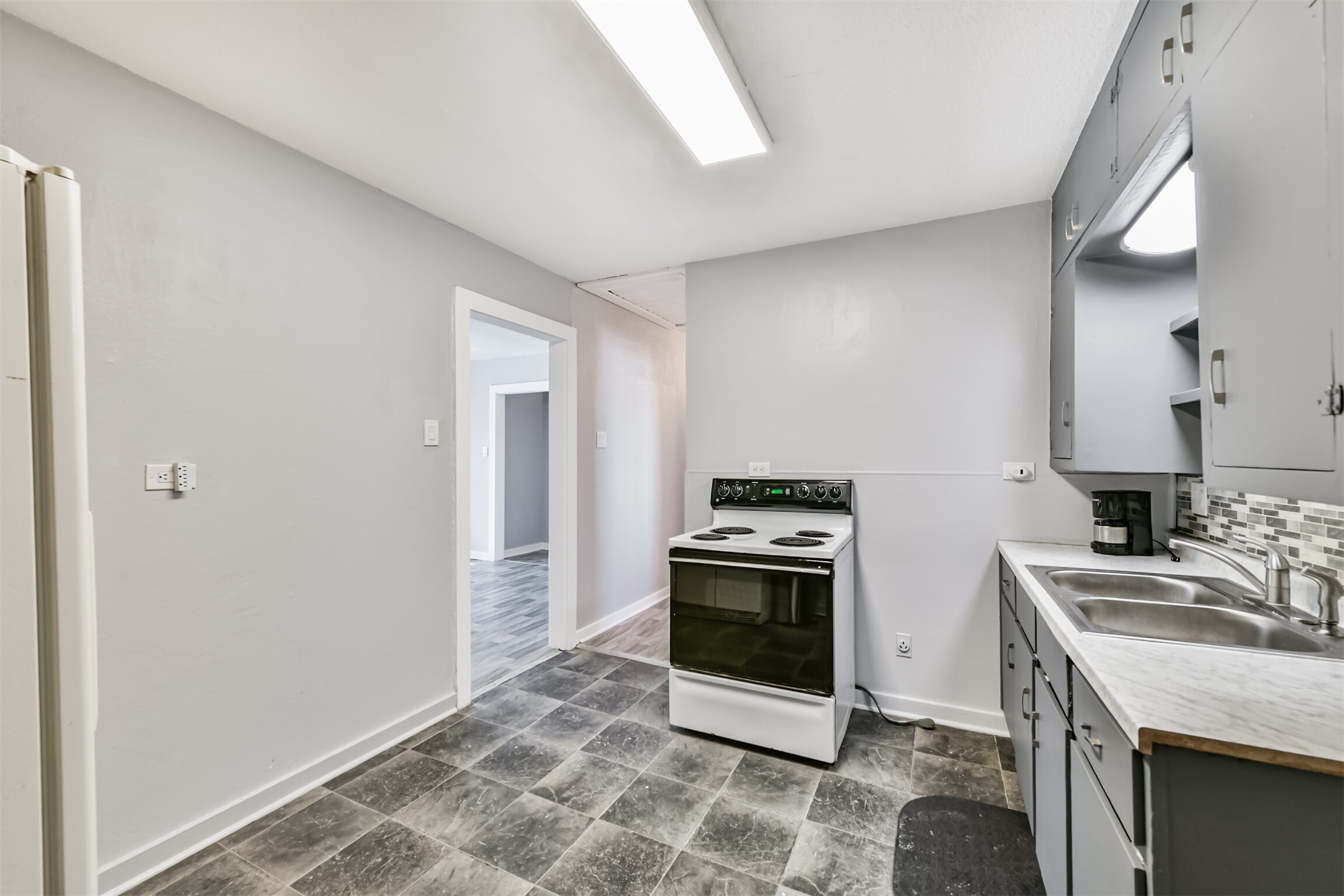 1021 Maple Street La Marque, TX 77568 - Photo 7 of 16 Kitchen