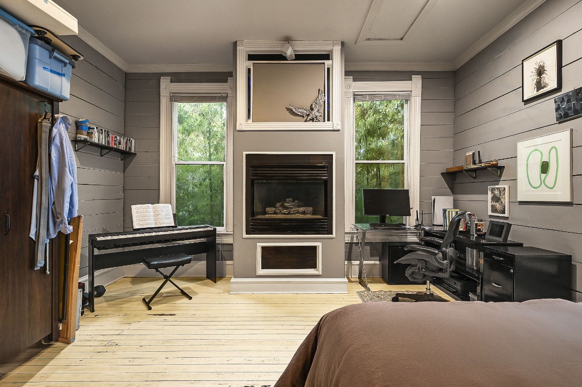 1007 East 8th Street Austin, TX 78702 - Photo 15 of 37 a living room with furniture fireplace and flat screen tv