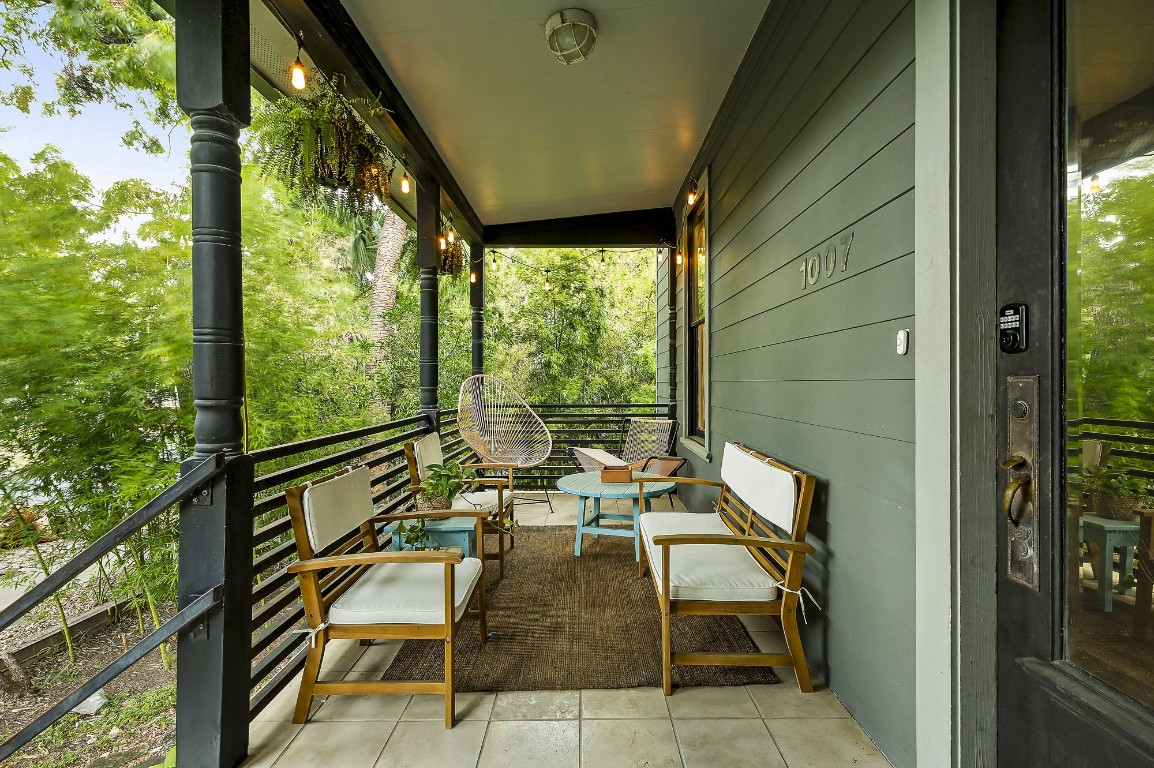 1007 East 8th Street Austin, TX 78702 - Photo 18 of 37 a view of an outdoor space with seating area