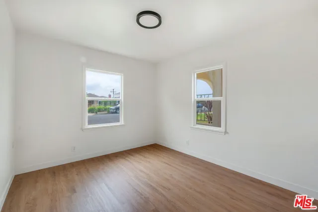$1,100,000 | 4325 West 58th Place, Los Angeles, CA 90043