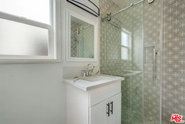 $1,100,000 | 4325 West 58th Place, Los Angeles, CA 90043