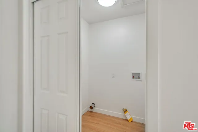 $1,100,000 | 4325 West 58th Place, Los Angeles, CA 90043