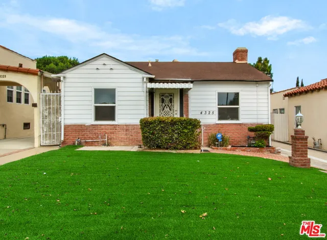 $1,100,000 | 4325 West 58th Place, Los Angeles, CA 90043