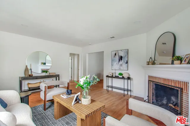 $1,100,000 | 4325 West 58th Place, Los Angeles, CA 90043