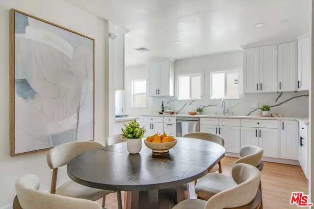 $1,100,000 | 4325 West 58th Place, Los Angeles, CA 90043