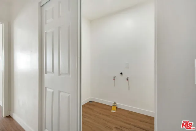 $1,100,000 | 4325 West 58th Place, Los Angeles, CA 90043