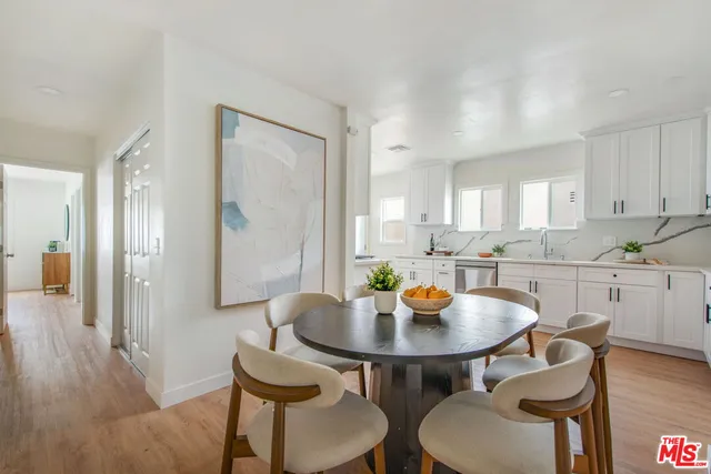 $1,100,000 | 4325 West 58th Place, Los Angeles, CA 90043