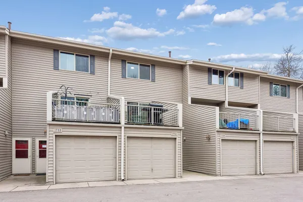 $219,900 | 1754 Meadowlark Road, Unit 41754, Eagan, MN 55122