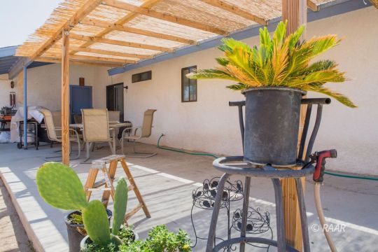 600 Beth Lane Ridgecrest, CA 93555 - Photo 21 of 25 a view of a living room with furniture and a potted plant