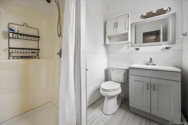$2,099,000 | 25-04 42nd Street | Astoria