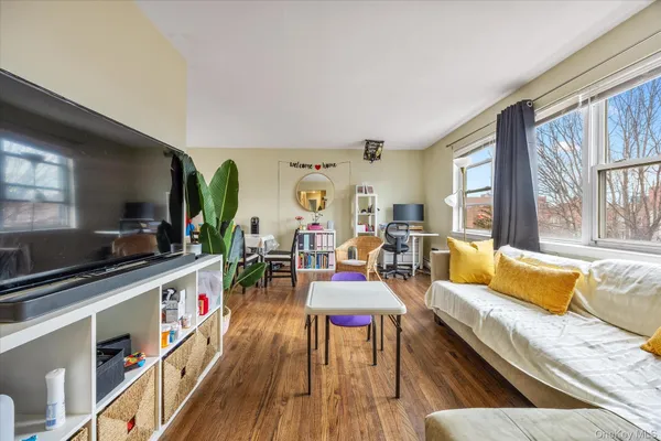 $2,099,000 | 25-04 42nd Street | Astoria